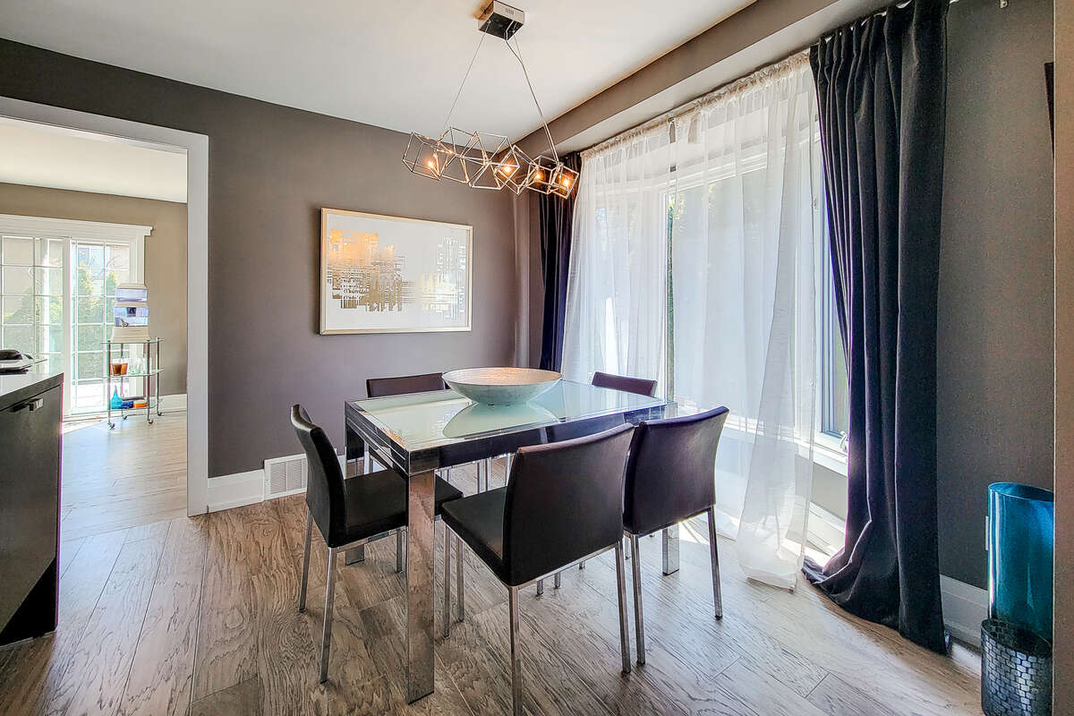 680 Powell Crt House For Sale in Burlington, ON For Sale by Owner