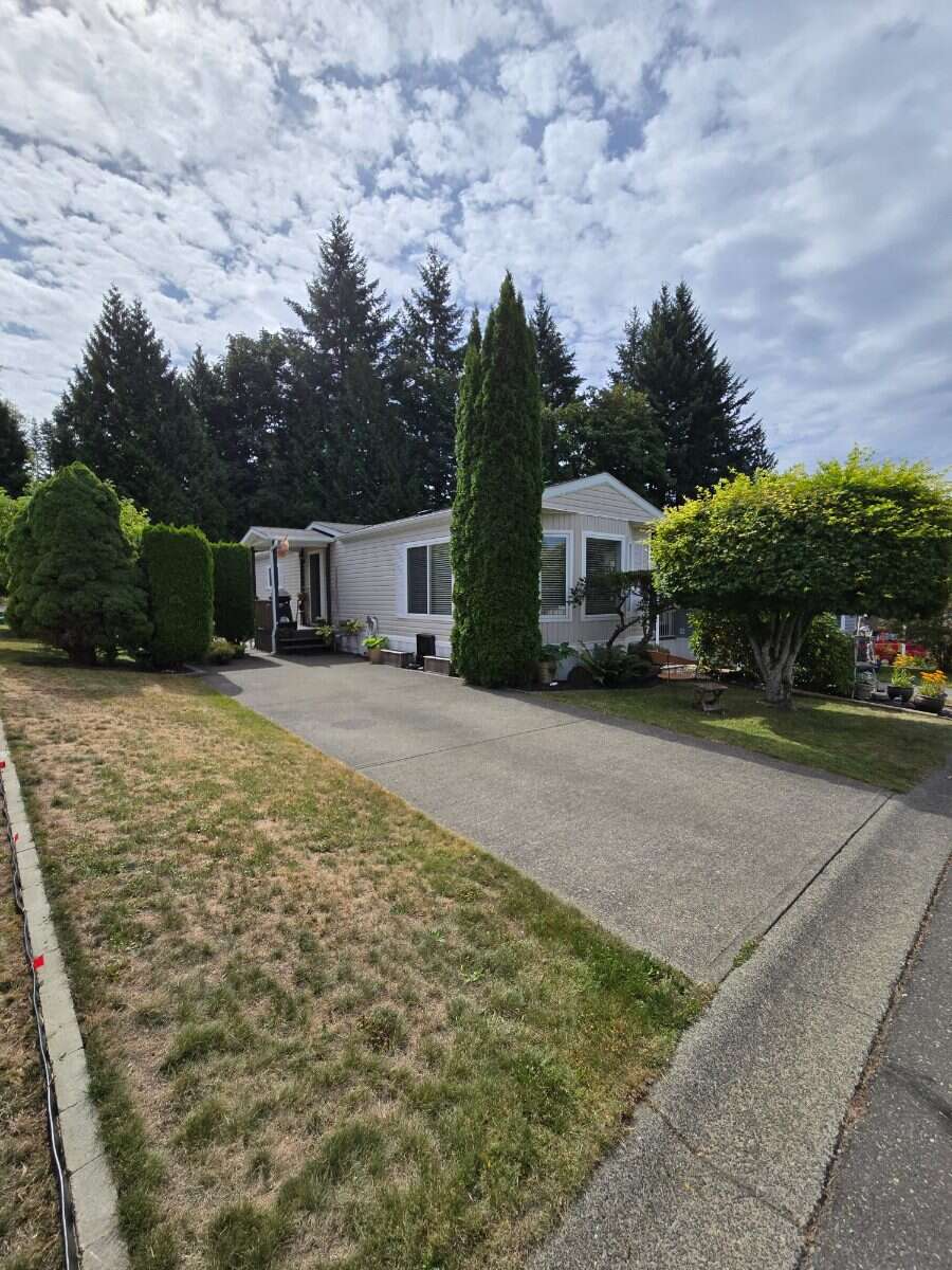 Desirable 55+ Mobile Park Courtenay Van. Island 