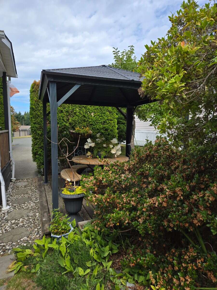 Desirable 55+ Mobile Park Courtenay Van. Island 