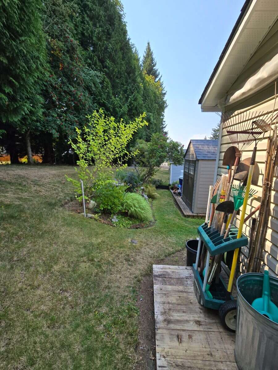Desirable 55+ Mobile Park Courtenay Van. Island 