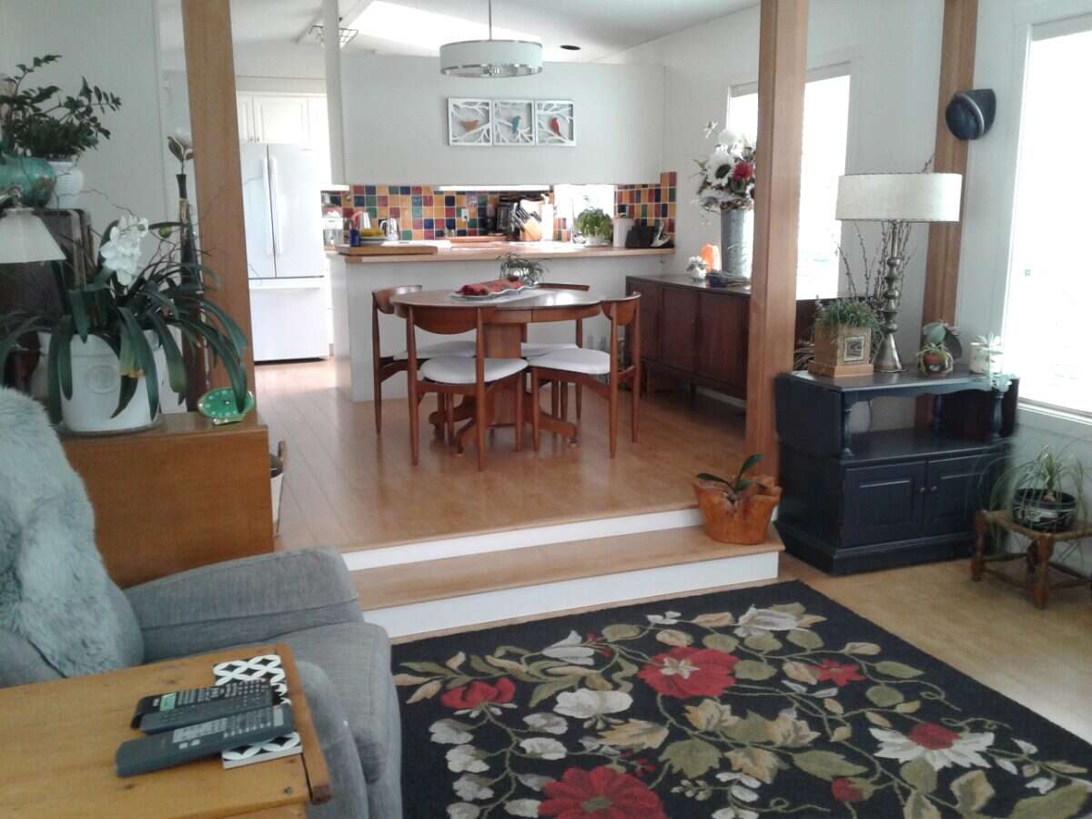 Desirable 55+ Mobile Park Courtenay Van. Island 