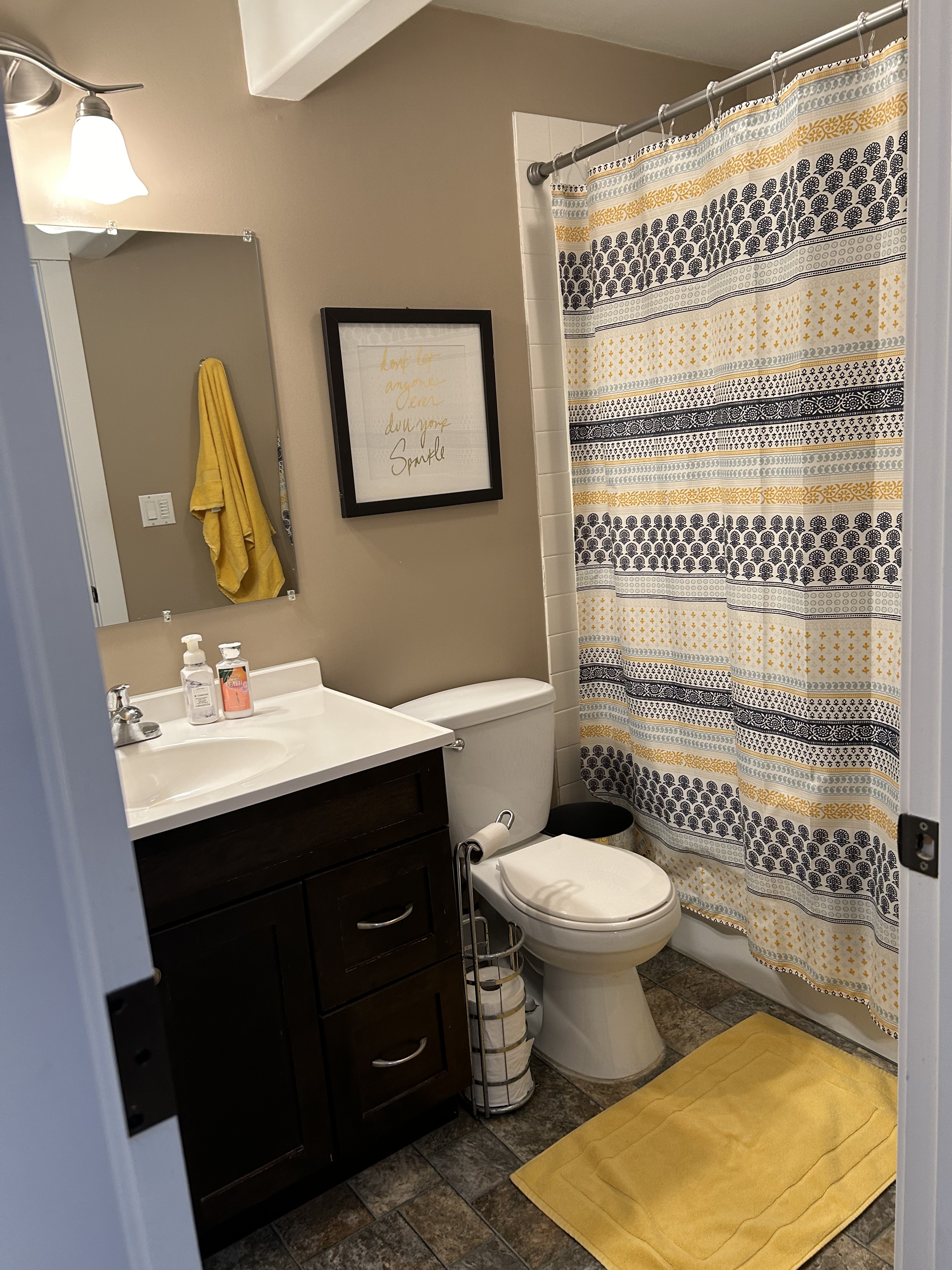 Beautiful Raised Bungalow in College Park