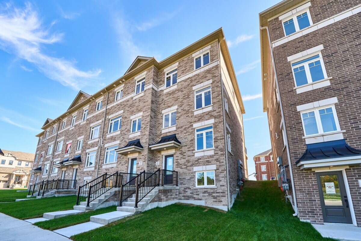 Move-In Ready 3-Bedroom End Unit in Newcastle