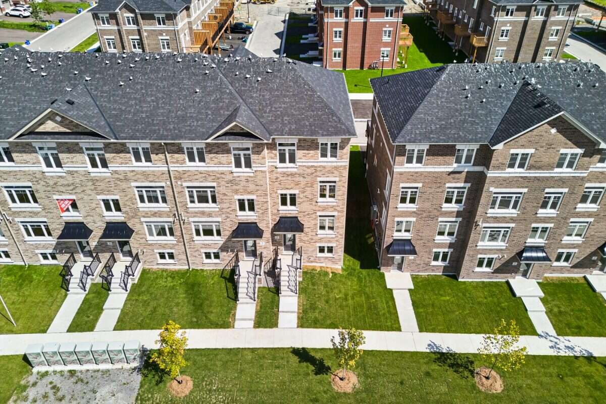 Move-In Ready 3-Bedroom End Unit in Newcastle