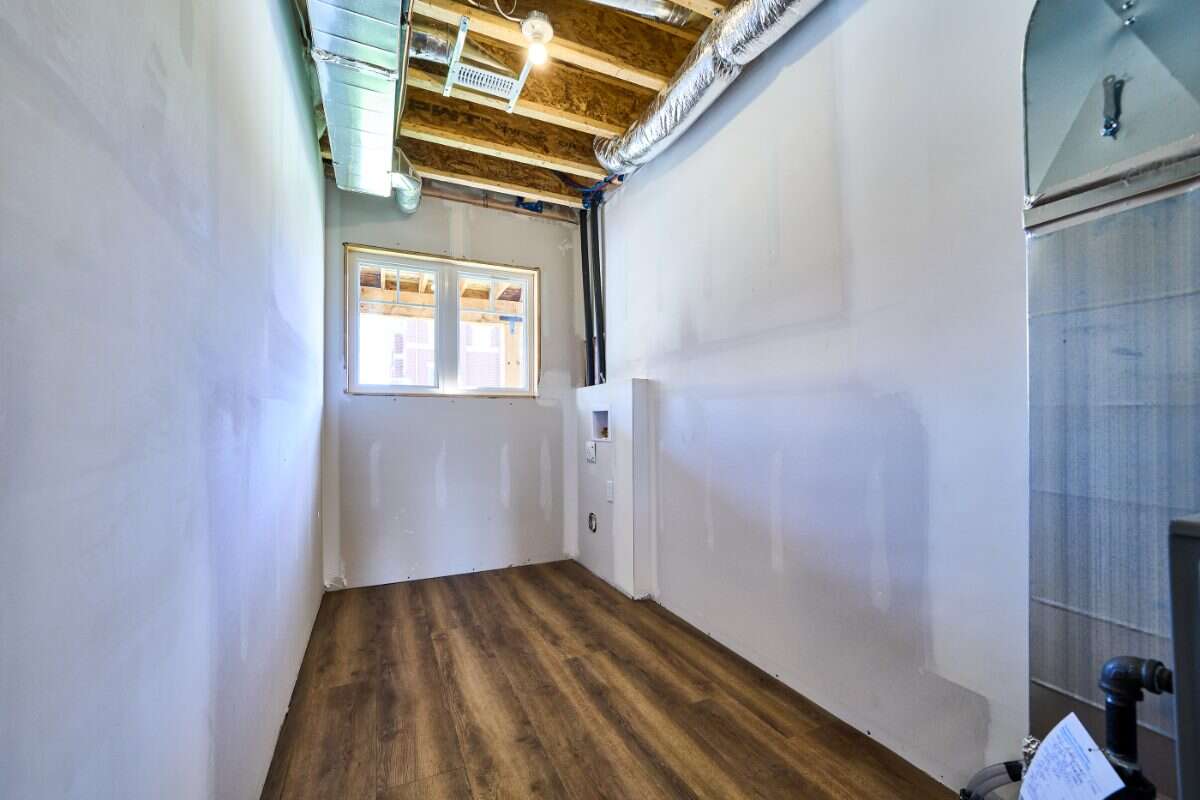Move-In Ready 3-Bedroom End Unit in Newcastle