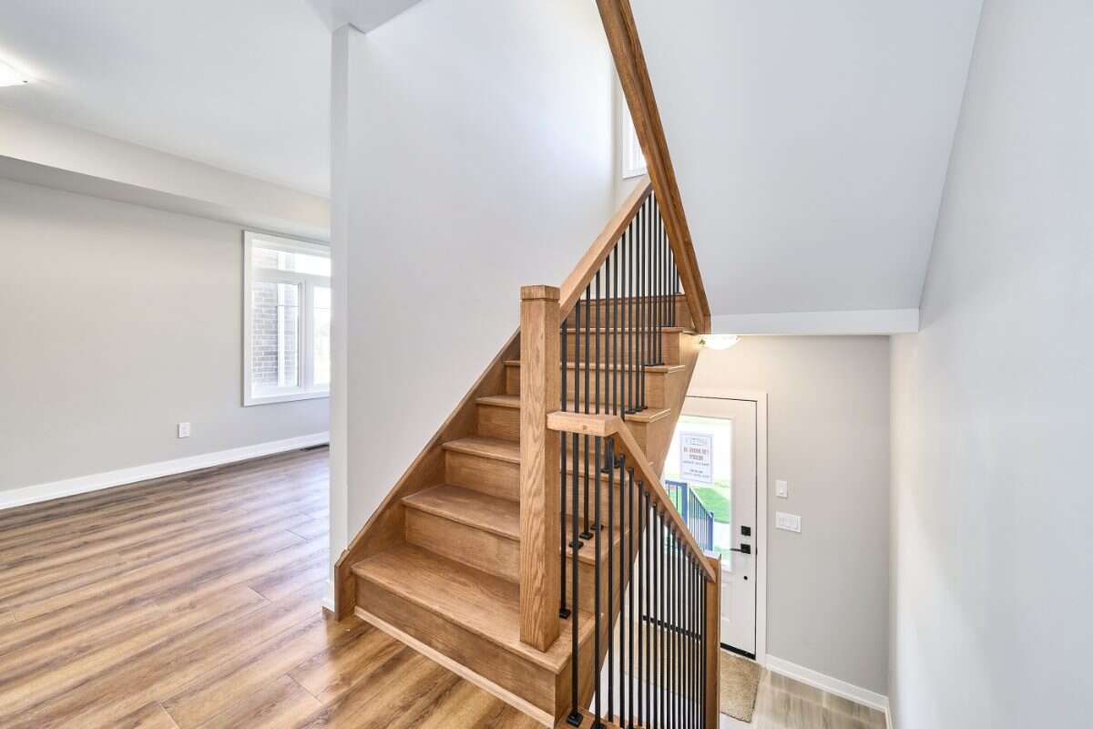 Move-In Ready 3-Bedroom End Unit in Newcastle