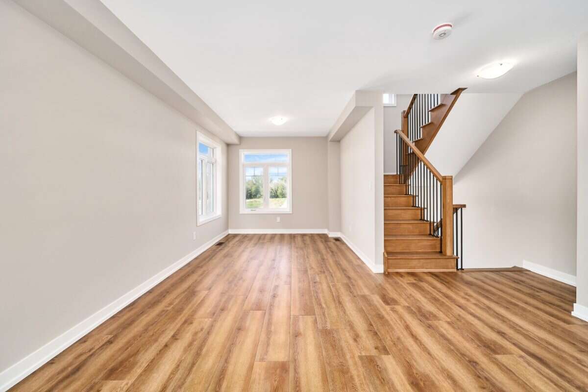 Move-In Ready 3-Bedroom End Unit in Newcastle