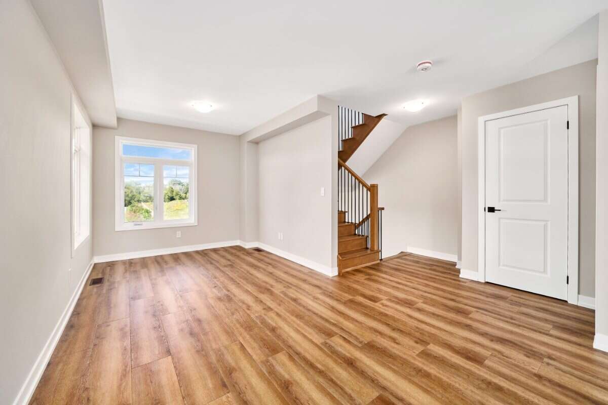 Move-In Ready 3-Bedroom End Unit in Newcastle