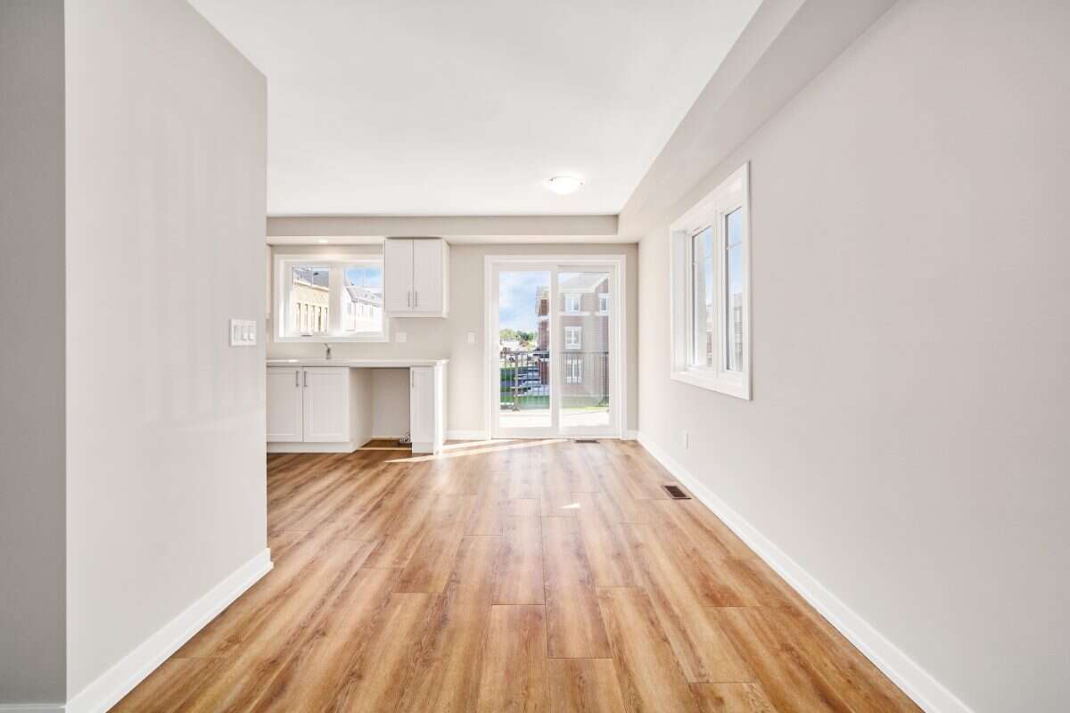 Move-In Ready 3-Bedroom End Unit in Newcastle