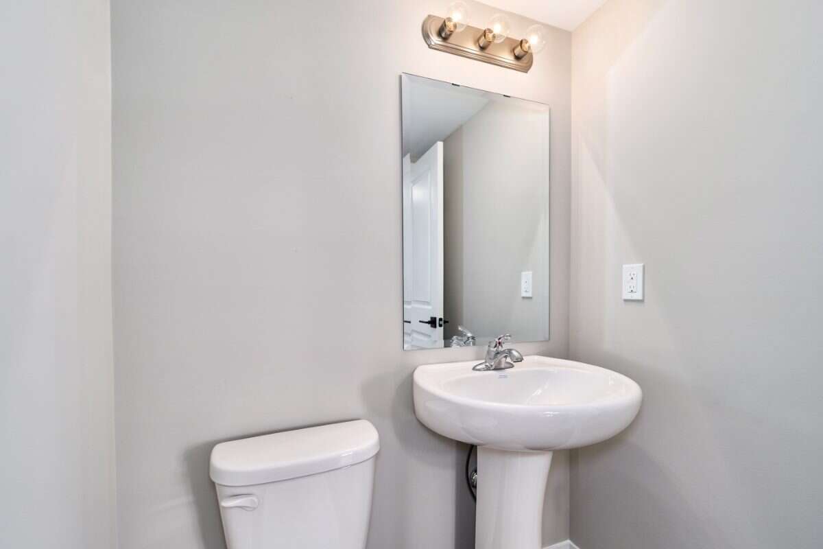 Move-In Ready 3-Bedroom End Unit in Newcastle