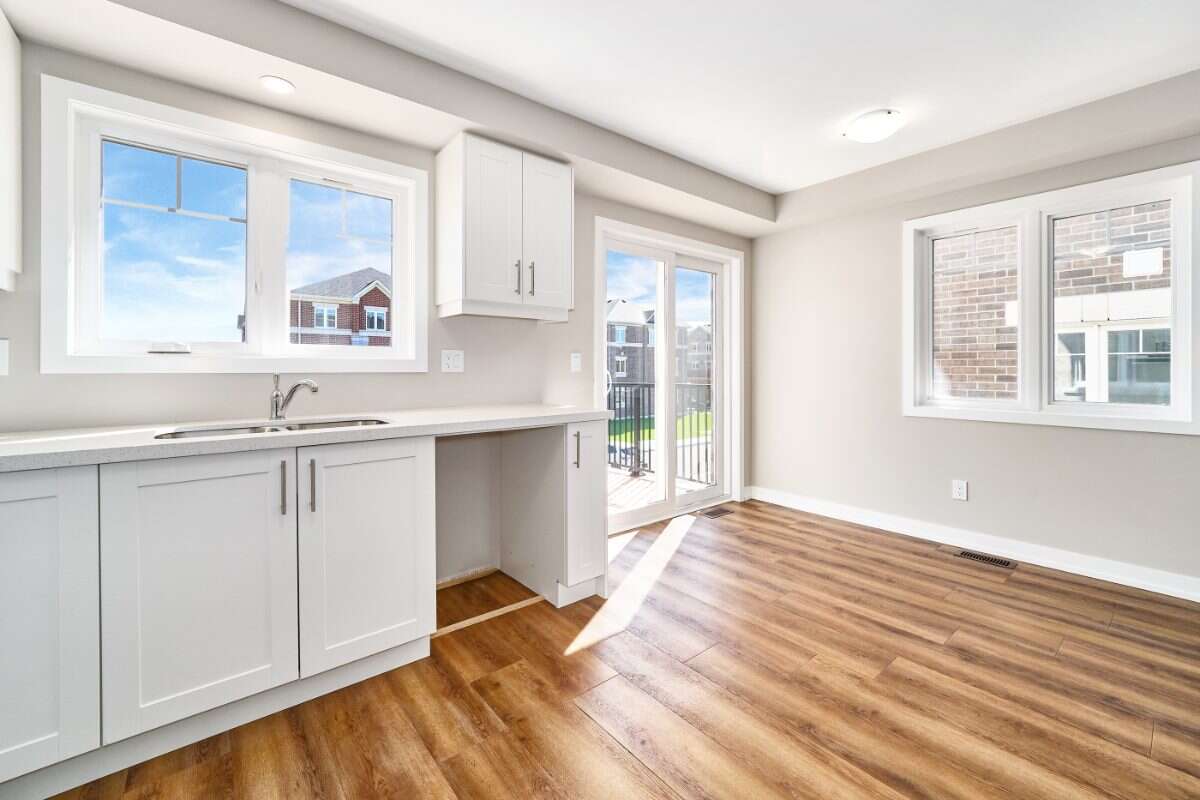 Move-In Ready 3-Bedroom End Unit in Newcastle