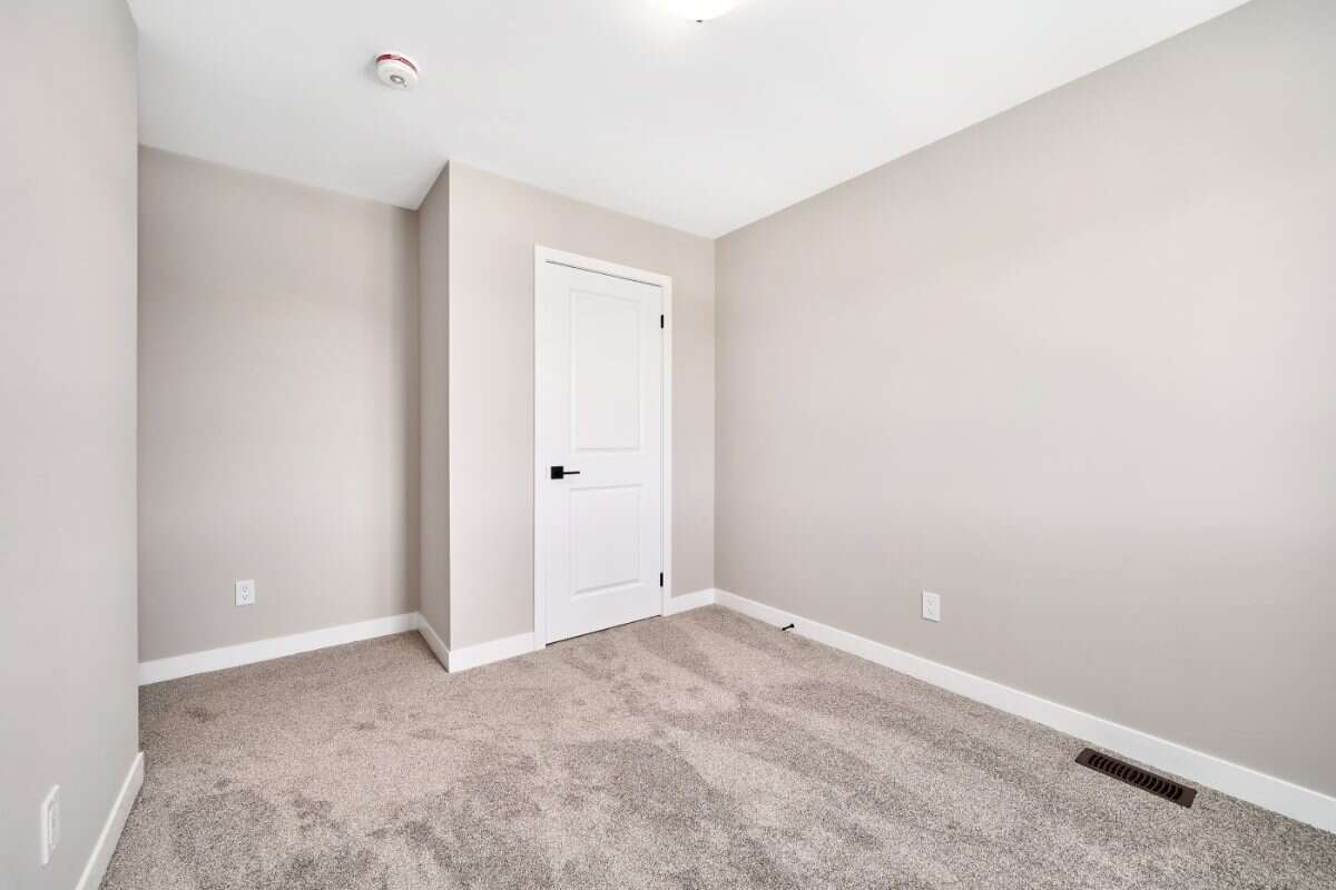 Move-In Ready 3-Bedroom End Unit in Newcastle
