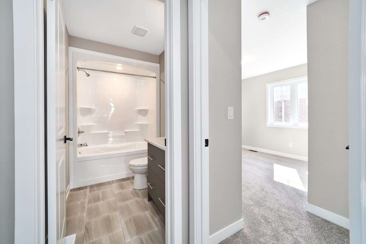 Move-In Ready 3-Bedroom End Unit in Newcastle