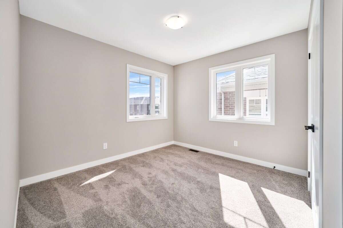 Move-In Ready 3-Bedroom End Unit in Newcastle