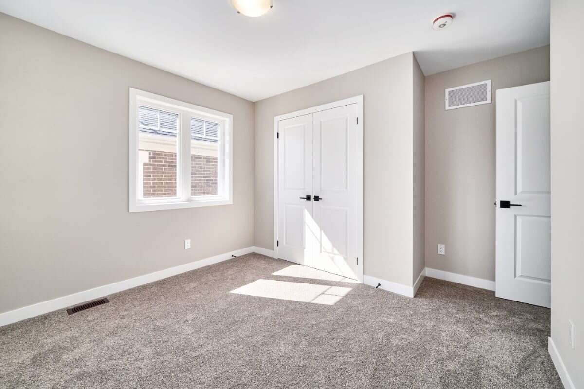 Move-In Ready 3-Bedroom End Unit in Newcastle