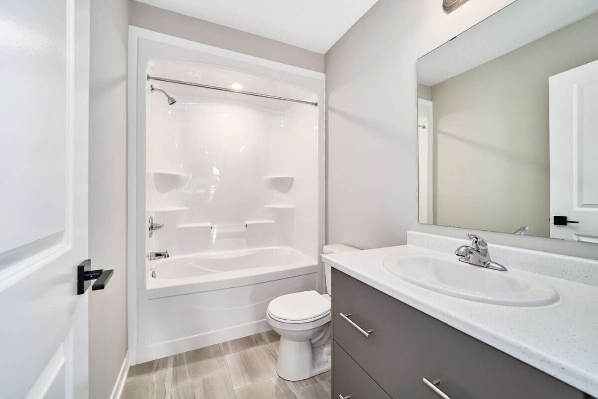 Move-In Ready 3-Bedroom End Unit in Newcastle