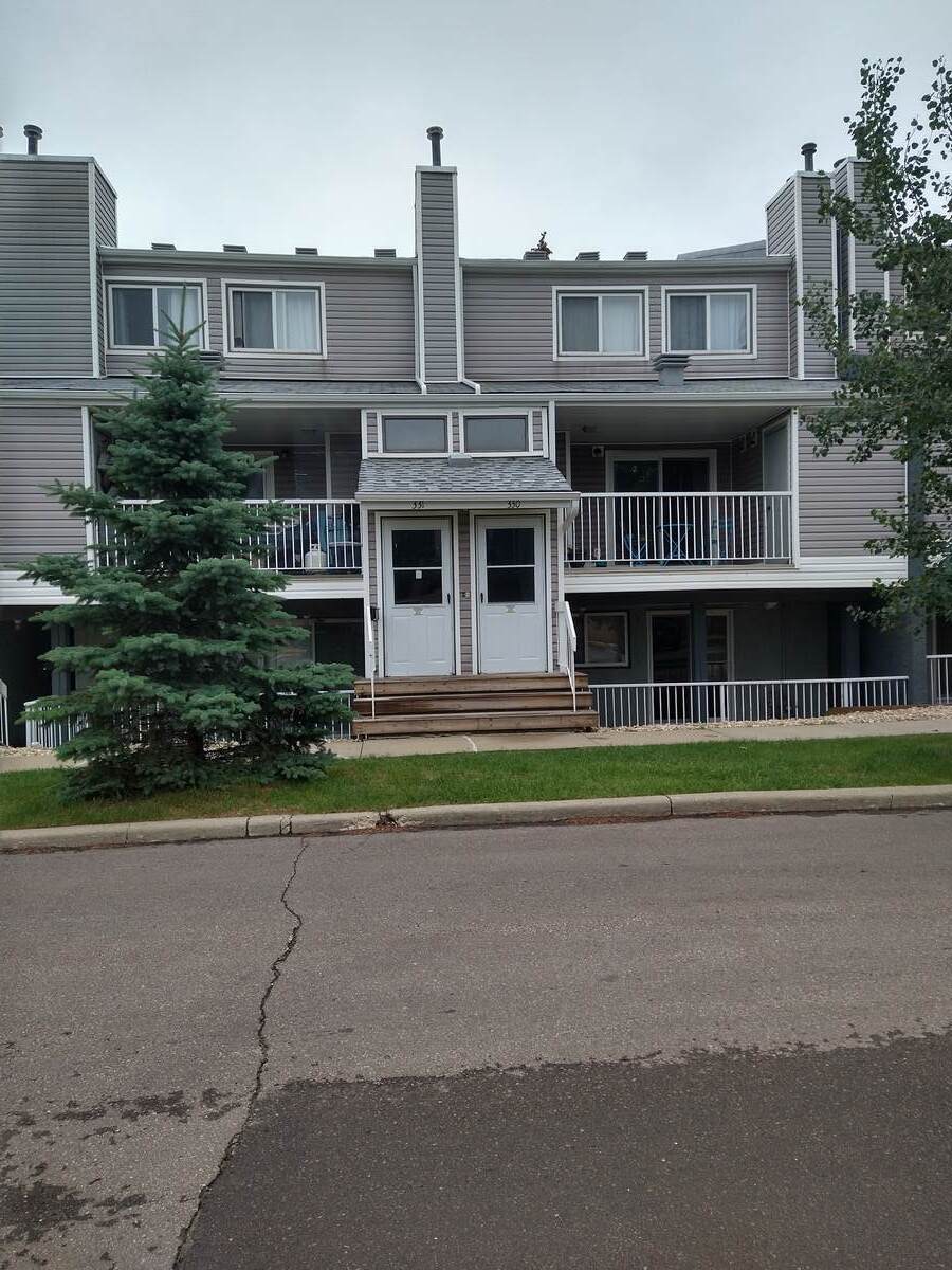 Townhouse / Condo For Sale in Edmonton, AB - 2 bed, 1 bath