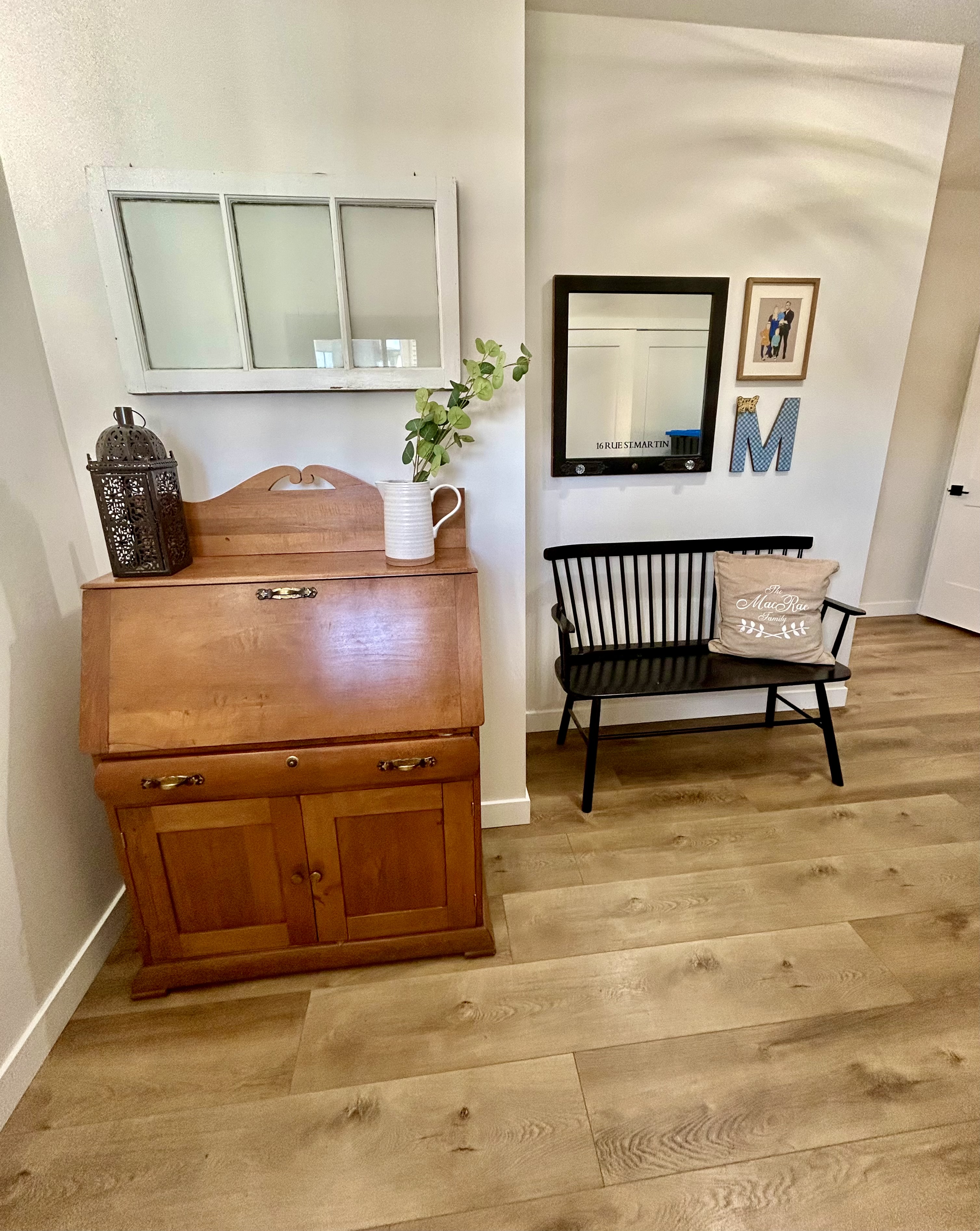 3743 Gee Crescent 4 bedroom Modern Country House