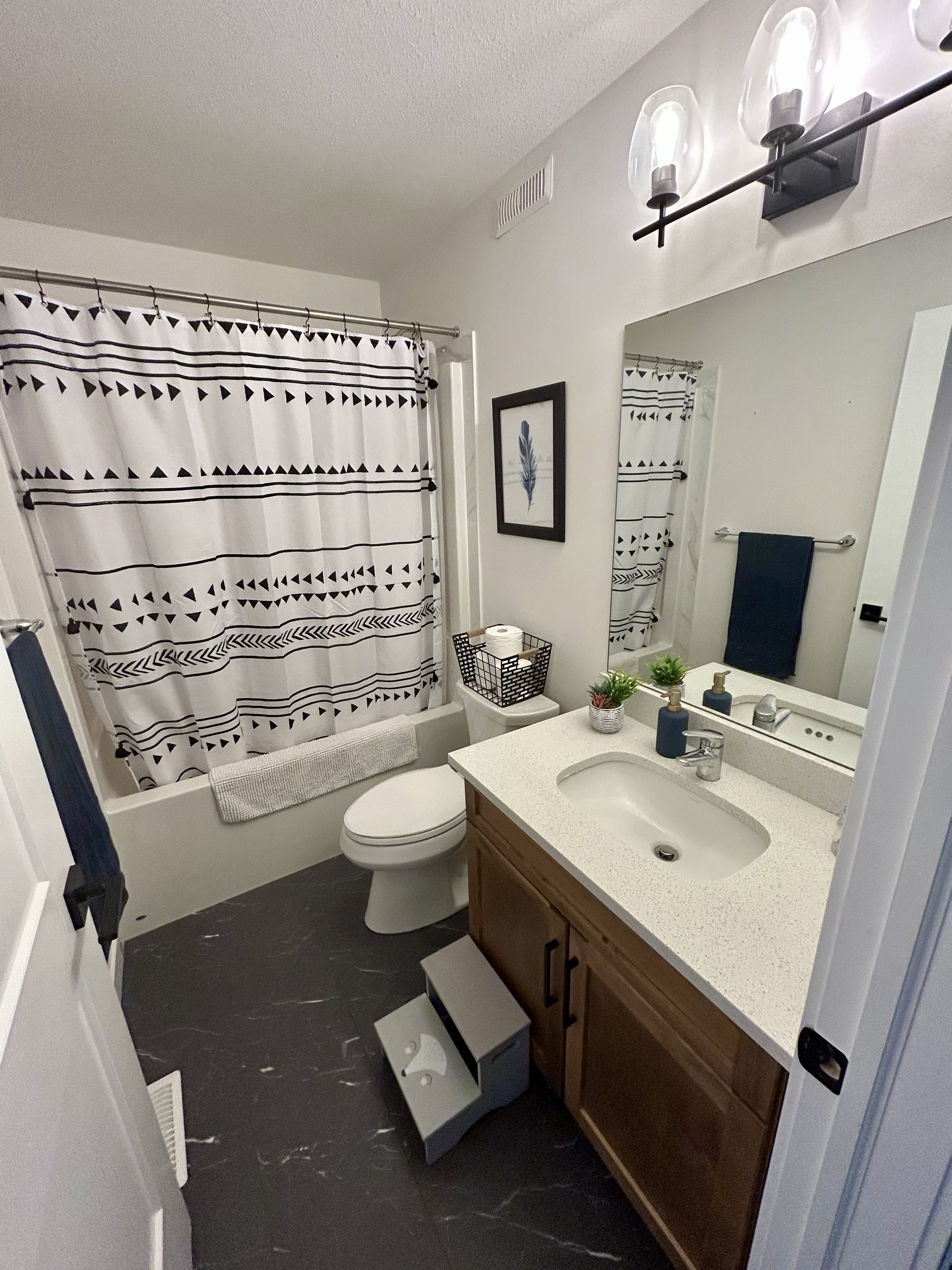 3743 Gee Crescent 4 bedroom Modern Country House