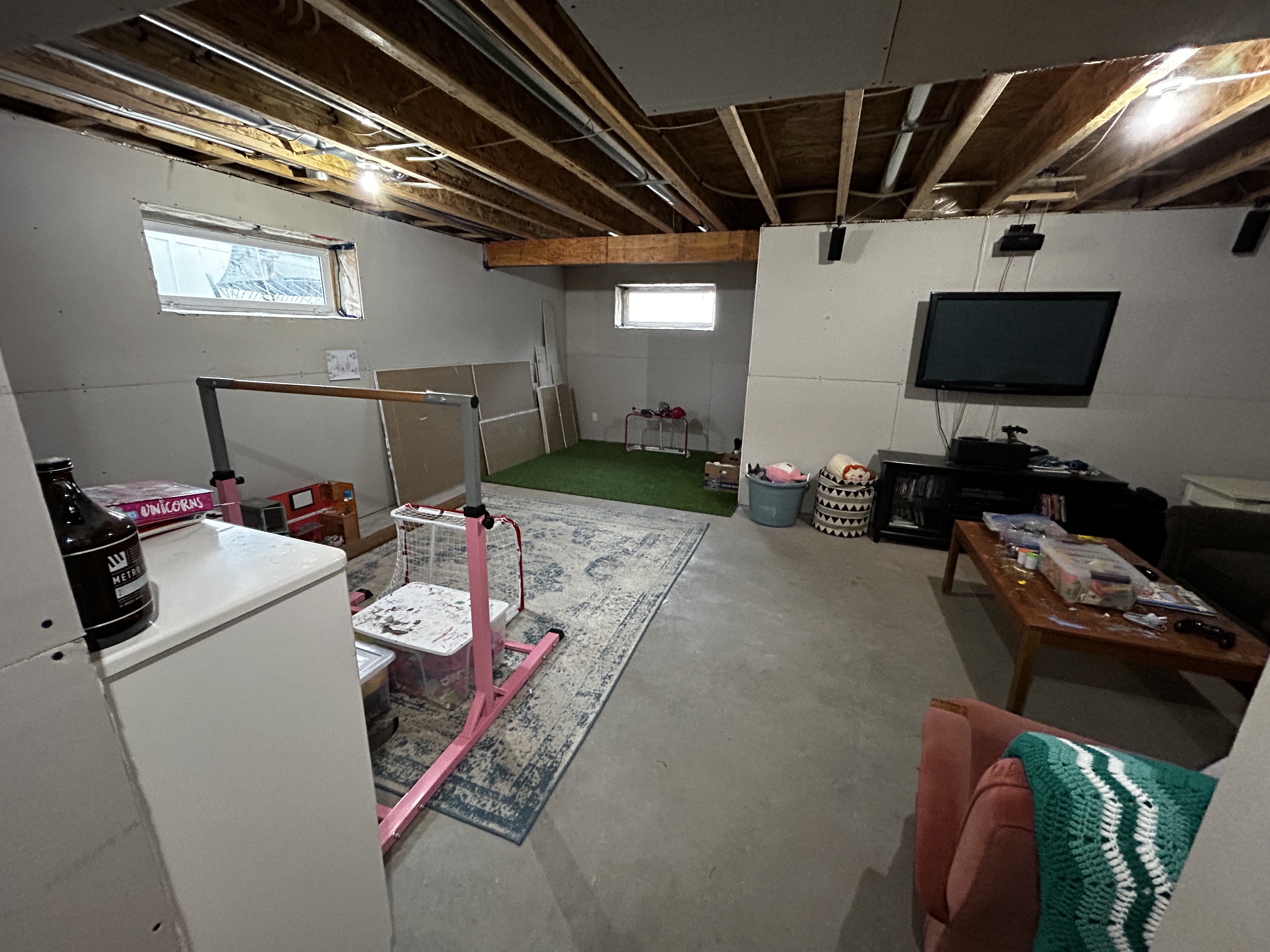 3743 Gee Crescent 4 bedroom Modern Country House