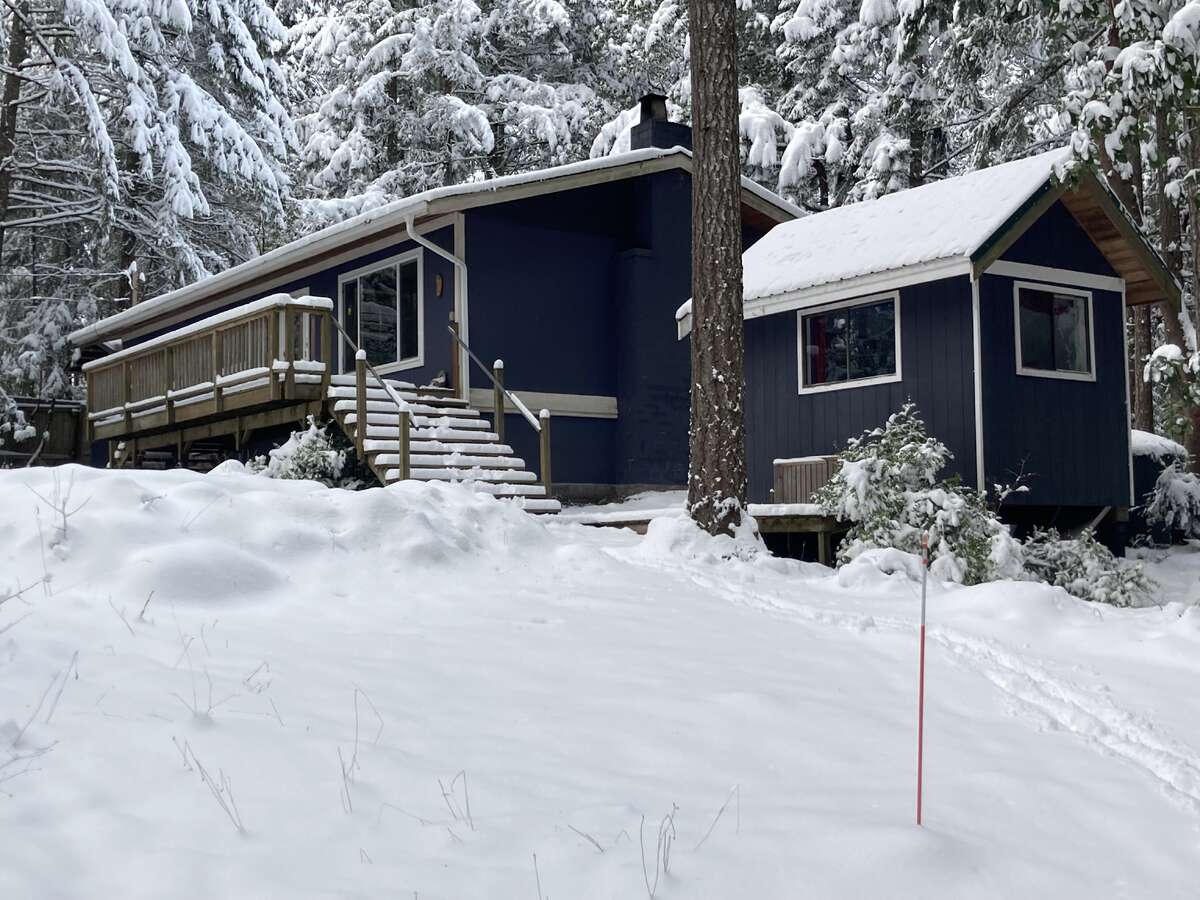 Front of house in a rare snow!