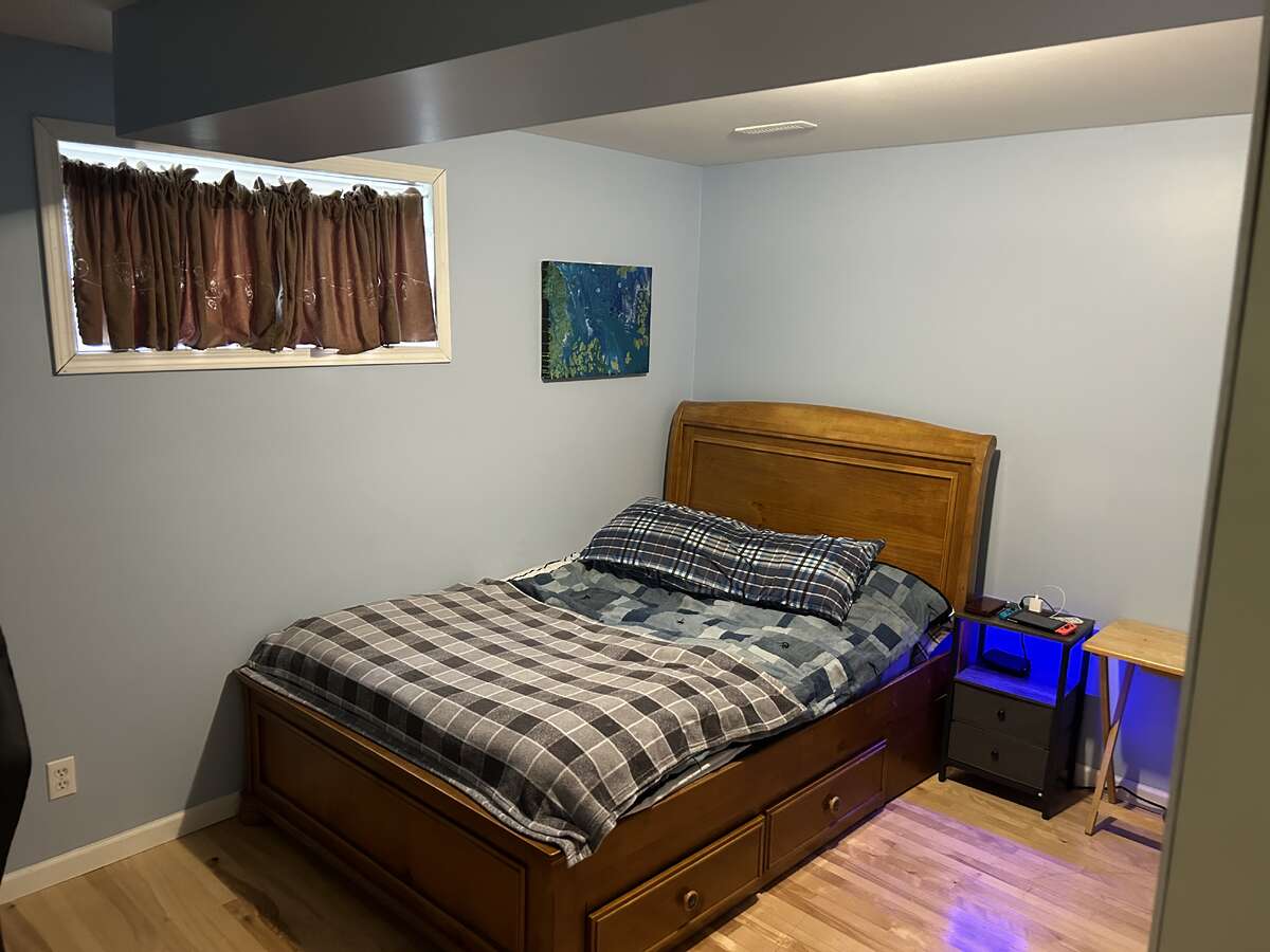 Basement bedroom#1
