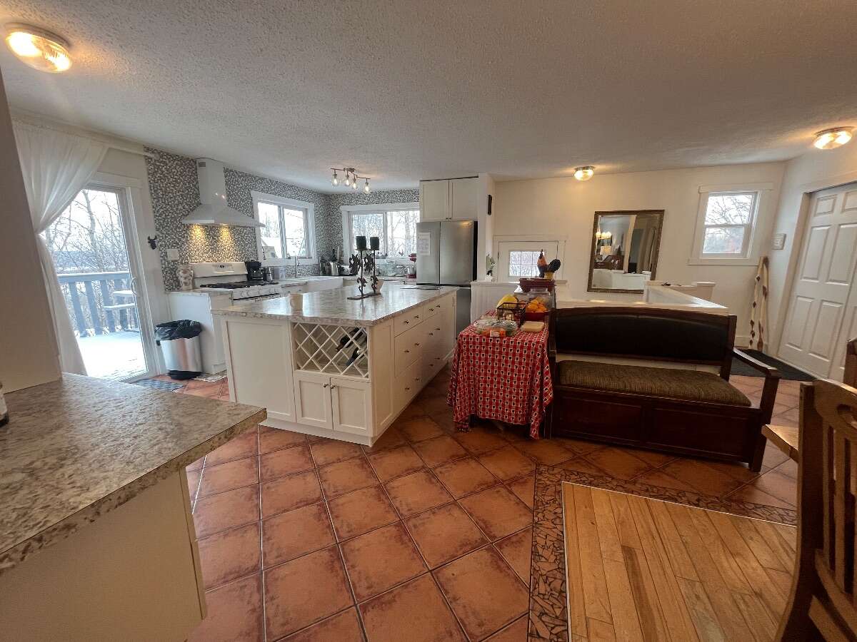 94 acres House Shop Riverfront