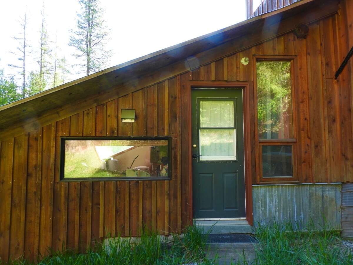 Private 10-Acre Slocan Valley Homestead