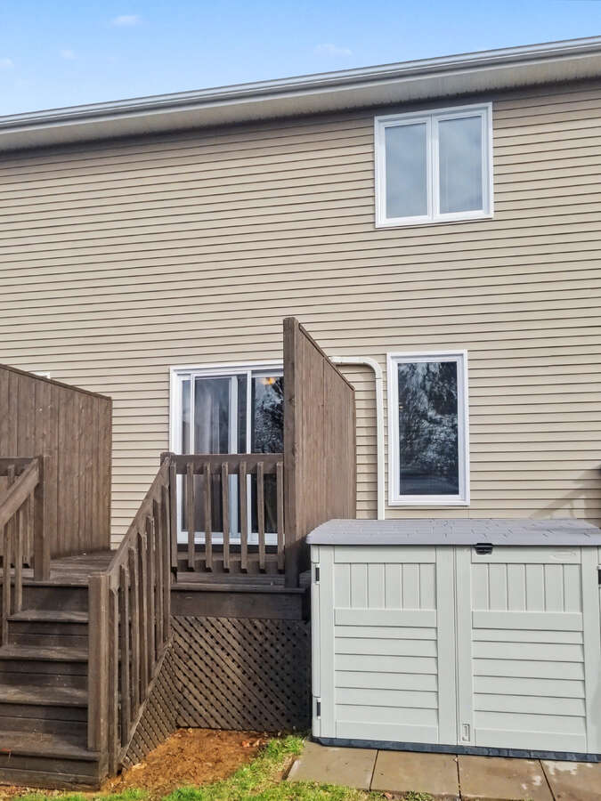 Well-maintained townhouse near St.Anselme Park