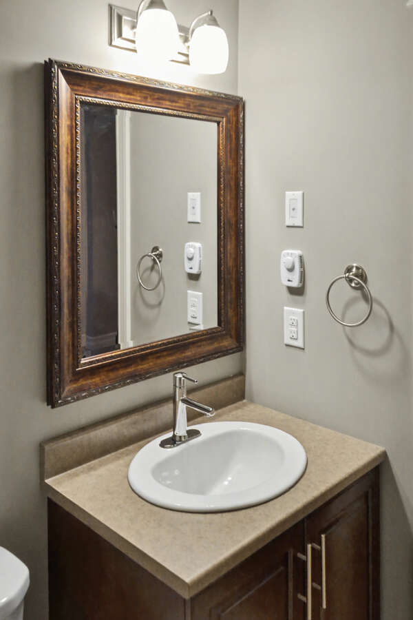 Well-maintained townhouse near St.Anselme Park