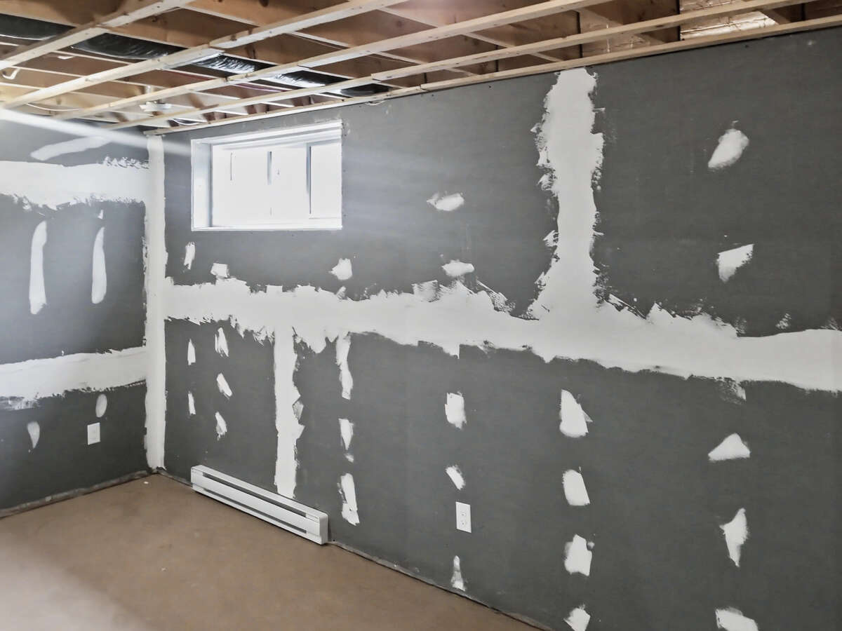 Well-maintained townhouse near St.Anselme Park