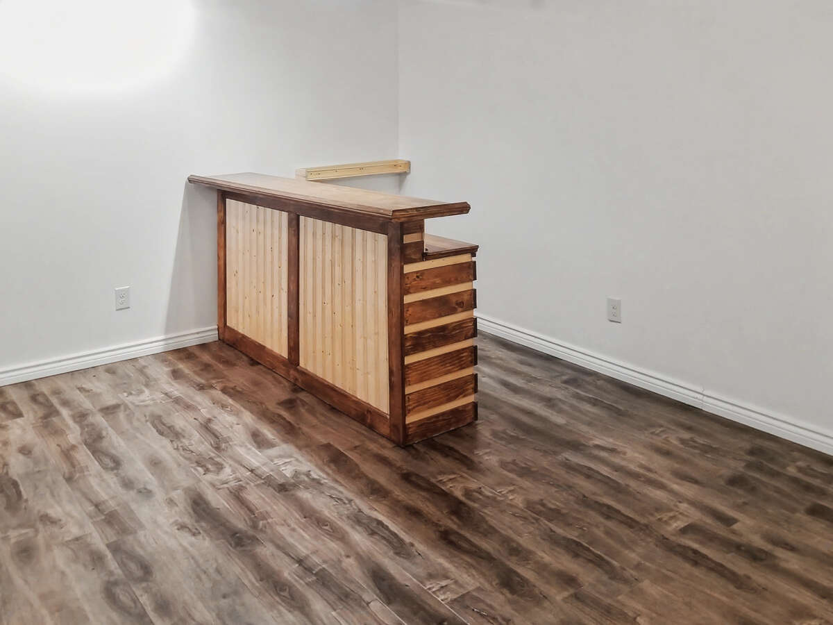 Well-maintained townhouse near St.Anselme Park