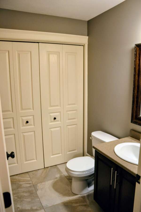 Well-maintained townhouse near St.Anselme Park