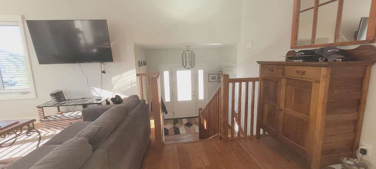 solid oak stairs and rails  from entrance