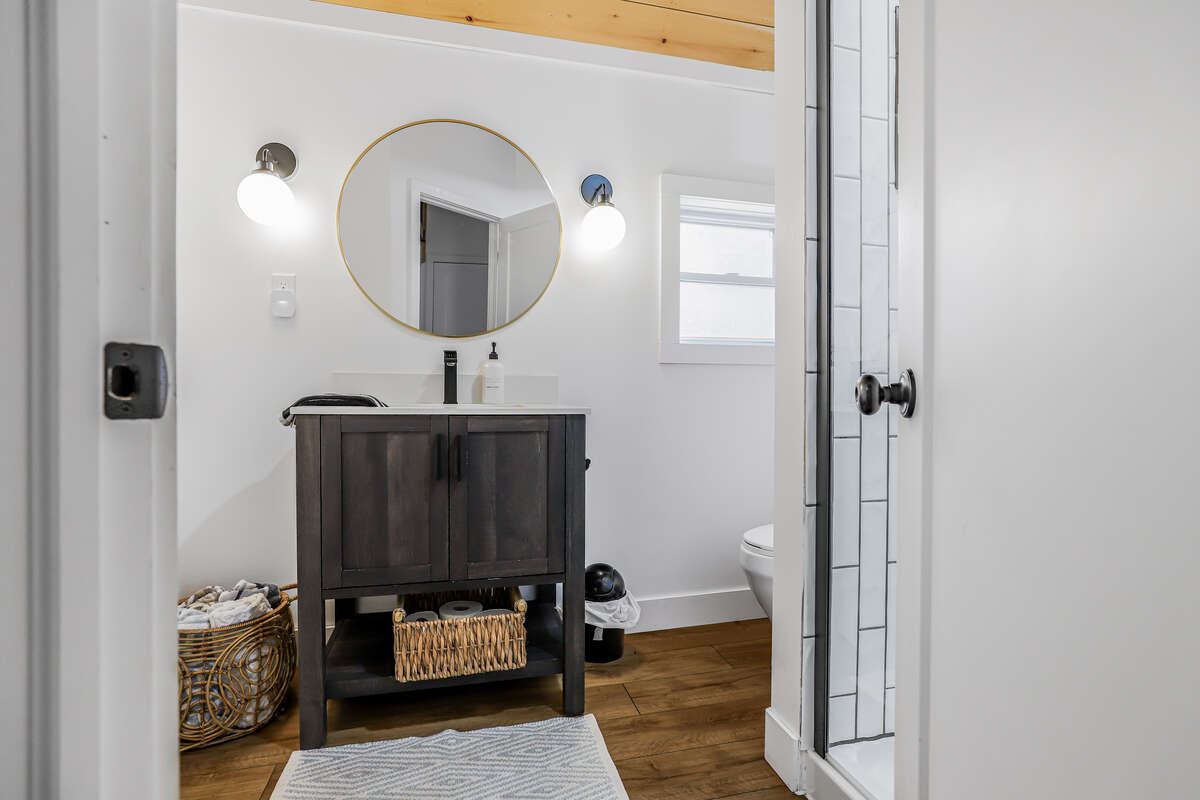 3 piece bathroom