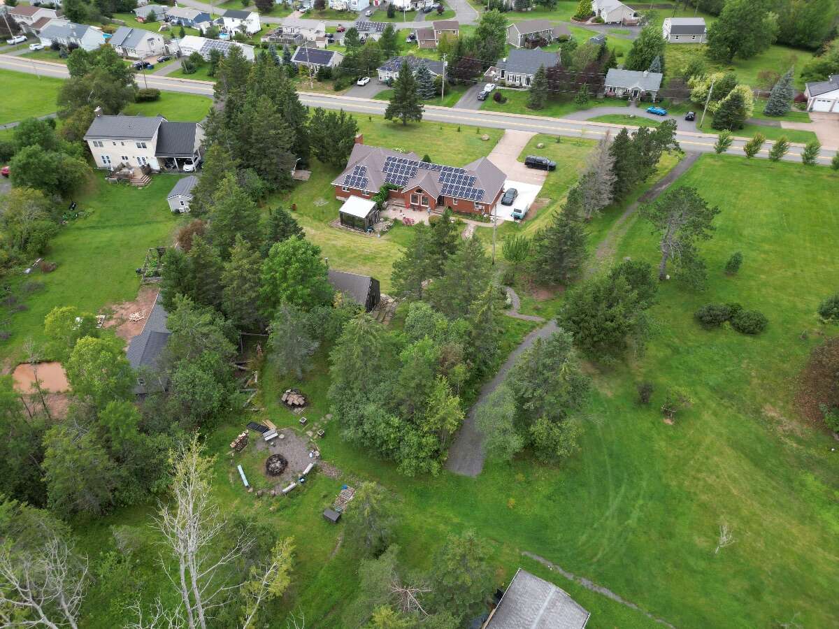Executive Ranch : 1.34 acres and Outbuildings