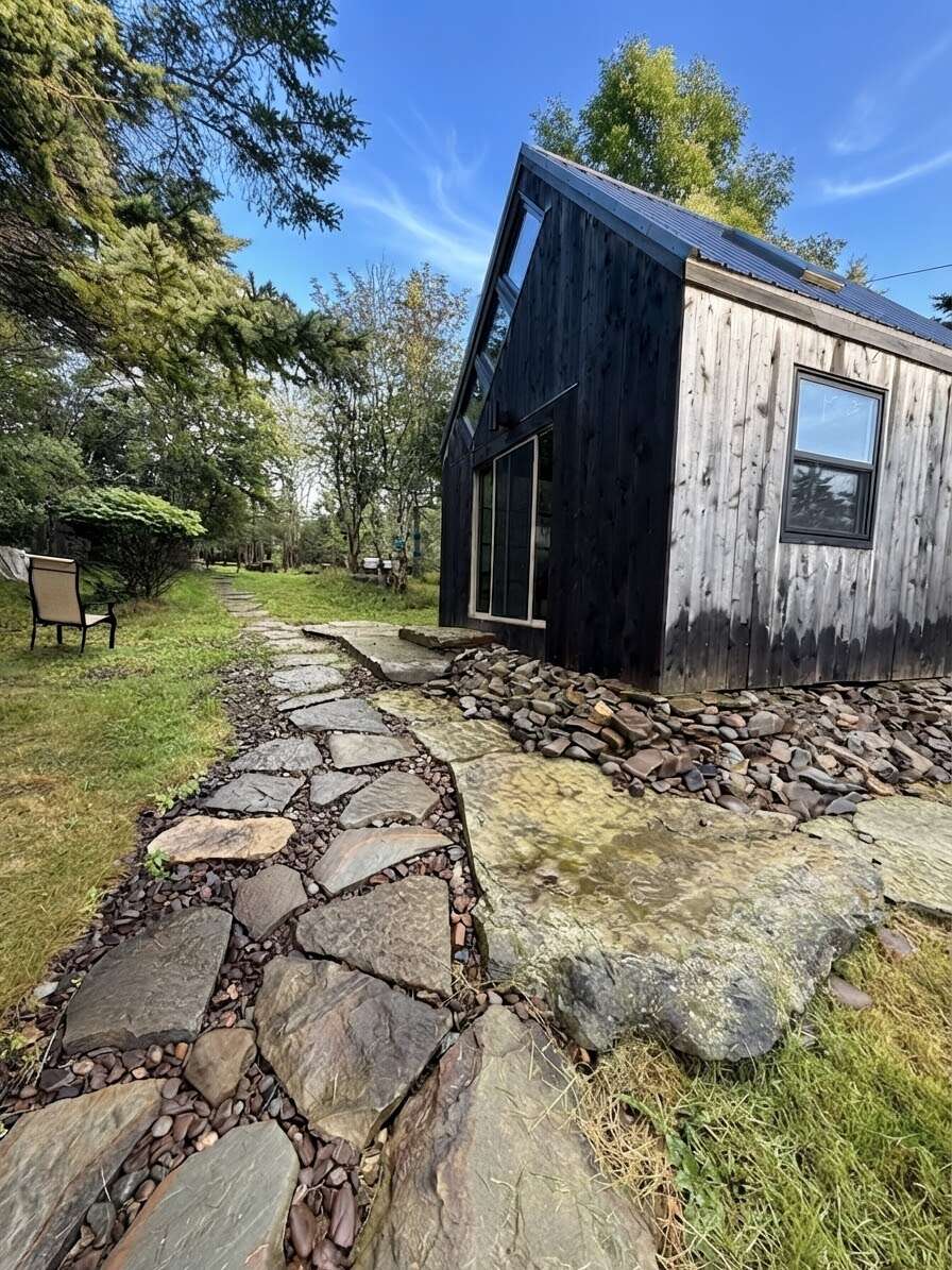 Executive Ranch : 1.34 acres and Outbuildings