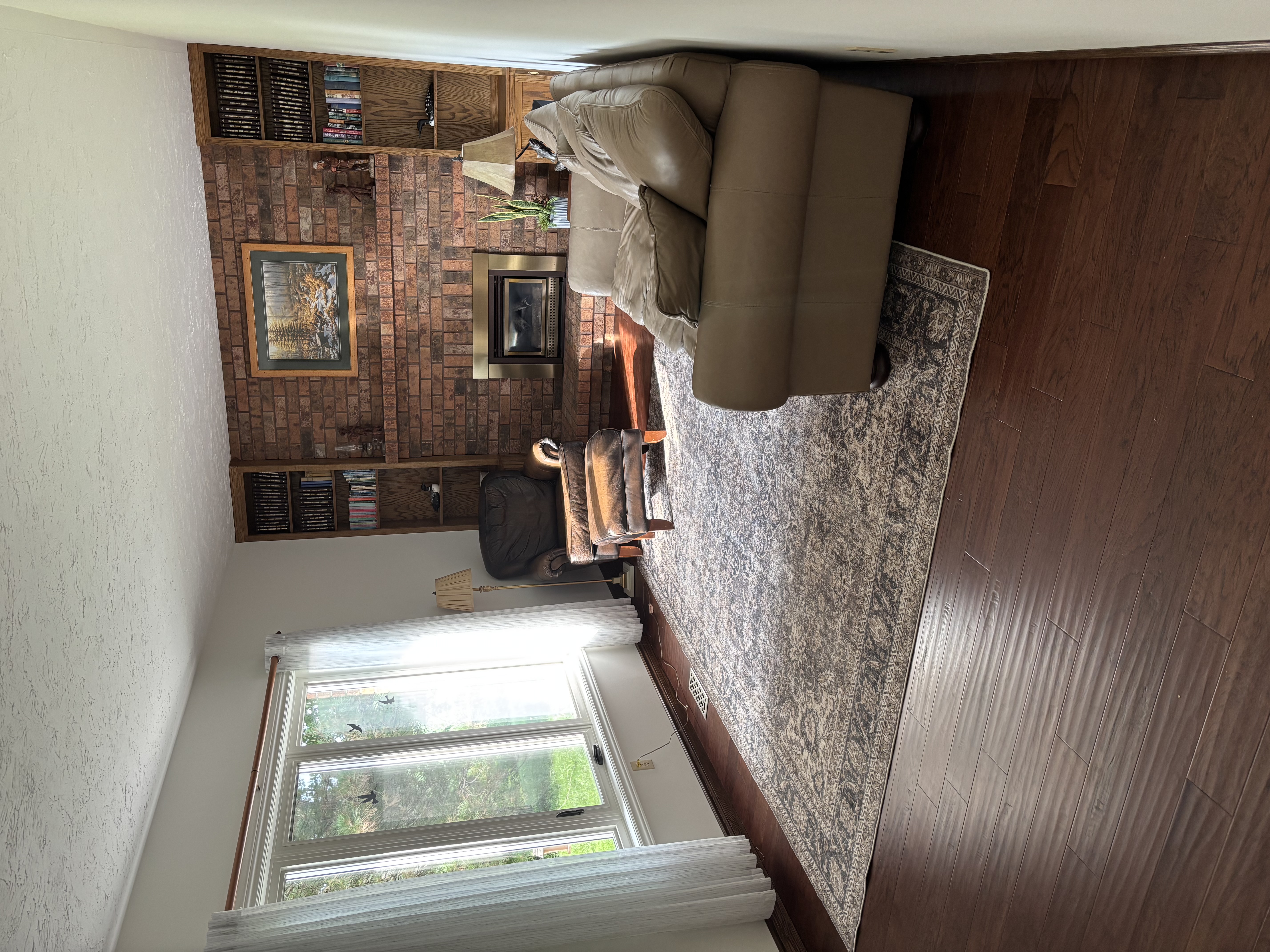Welcoming family home in desirable New Dundee. 