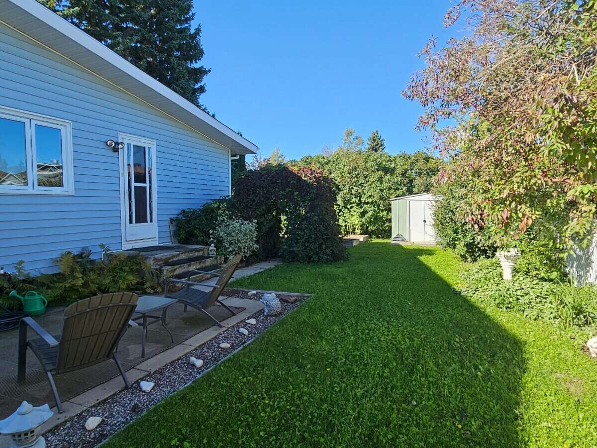 Executive West Hill 4 Level Split On Laurier Drive