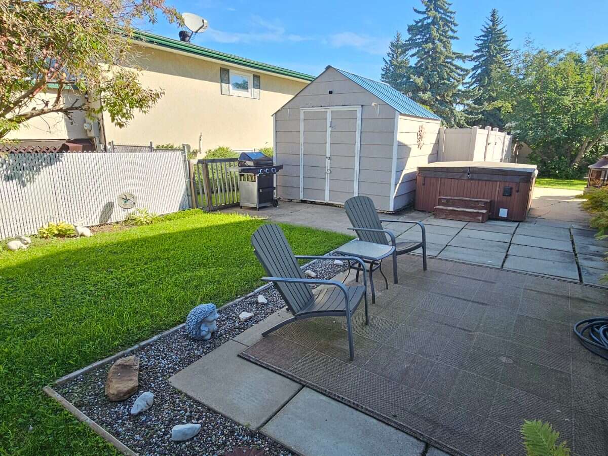 Executive West Hill 4 Level Split On Laurier Drive