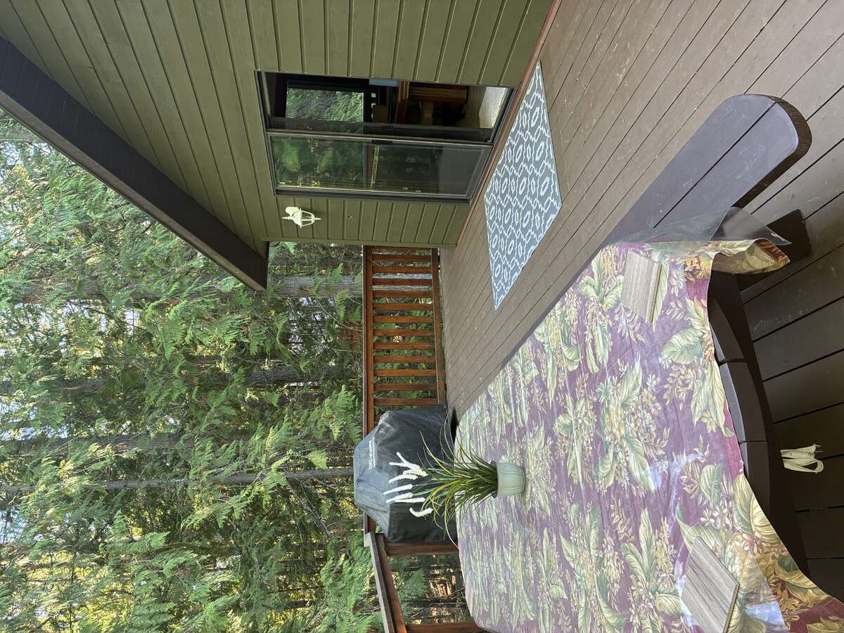 Secluded, Furnished Creekside Home on Bastian Bay