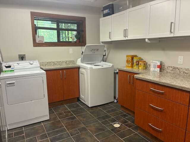Secluded, Furnished Creekside Home on Bastian Bay