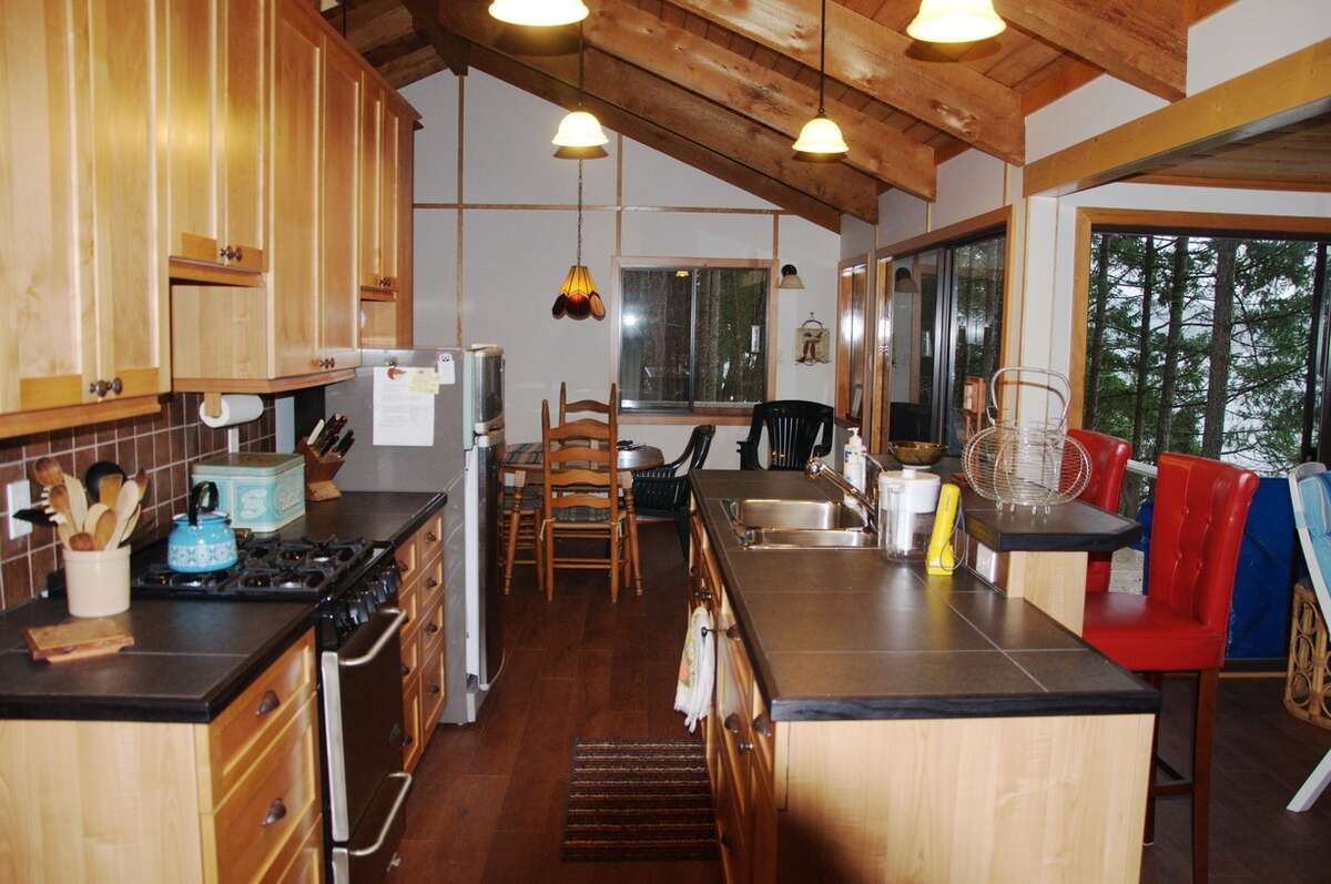 Island Cabin - Waterfront, Off Grid, DeCourcy BC