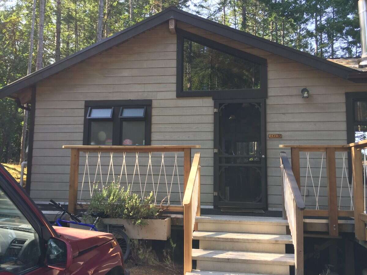 Island Cabin - Waterfront, Off Grid, DeCourcy BC