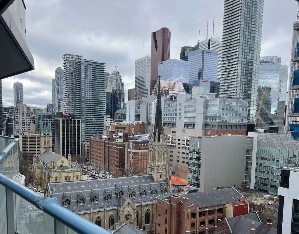  Located in the heart of downtown Toronto!