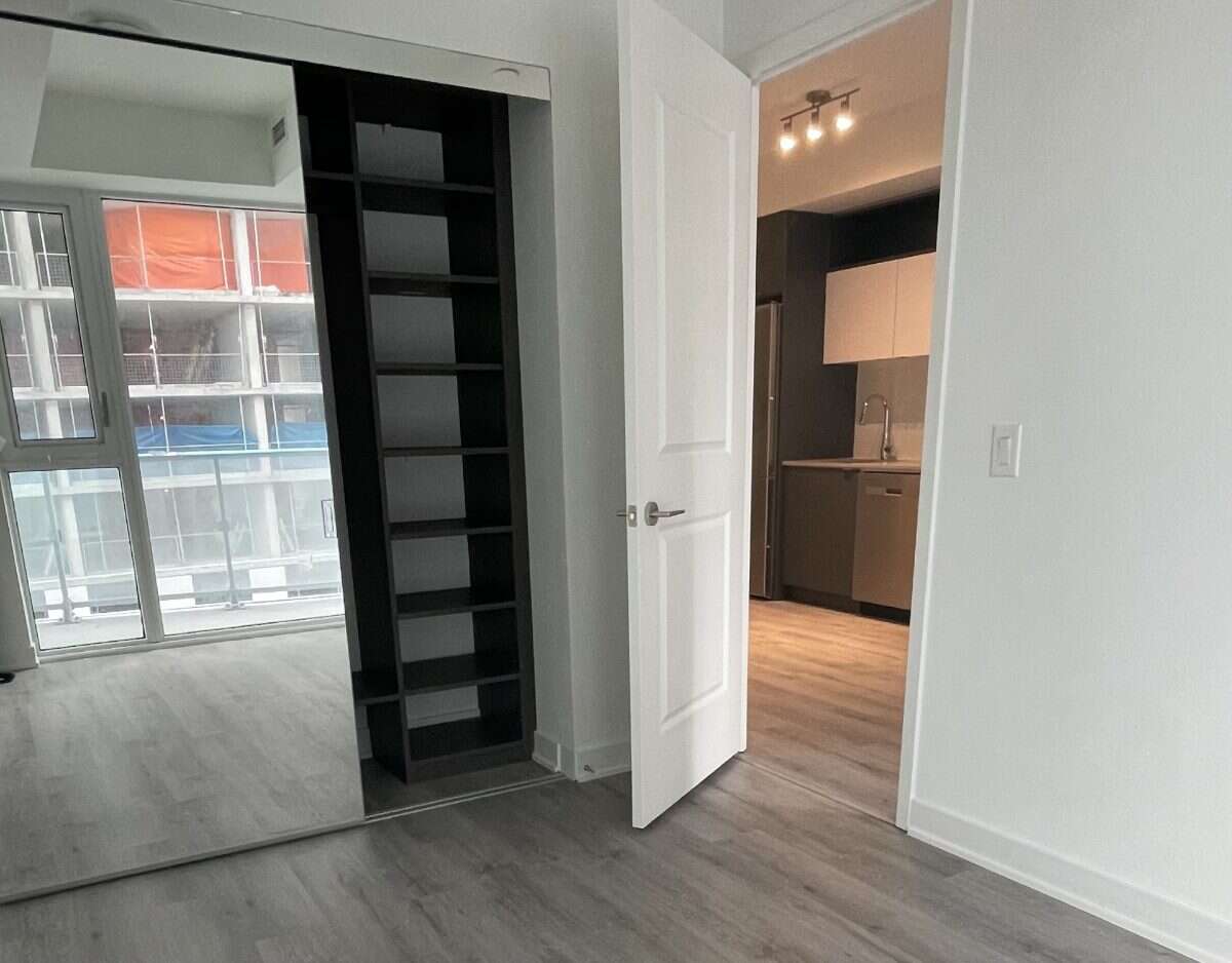  Located in the heart of downtown Toronto!