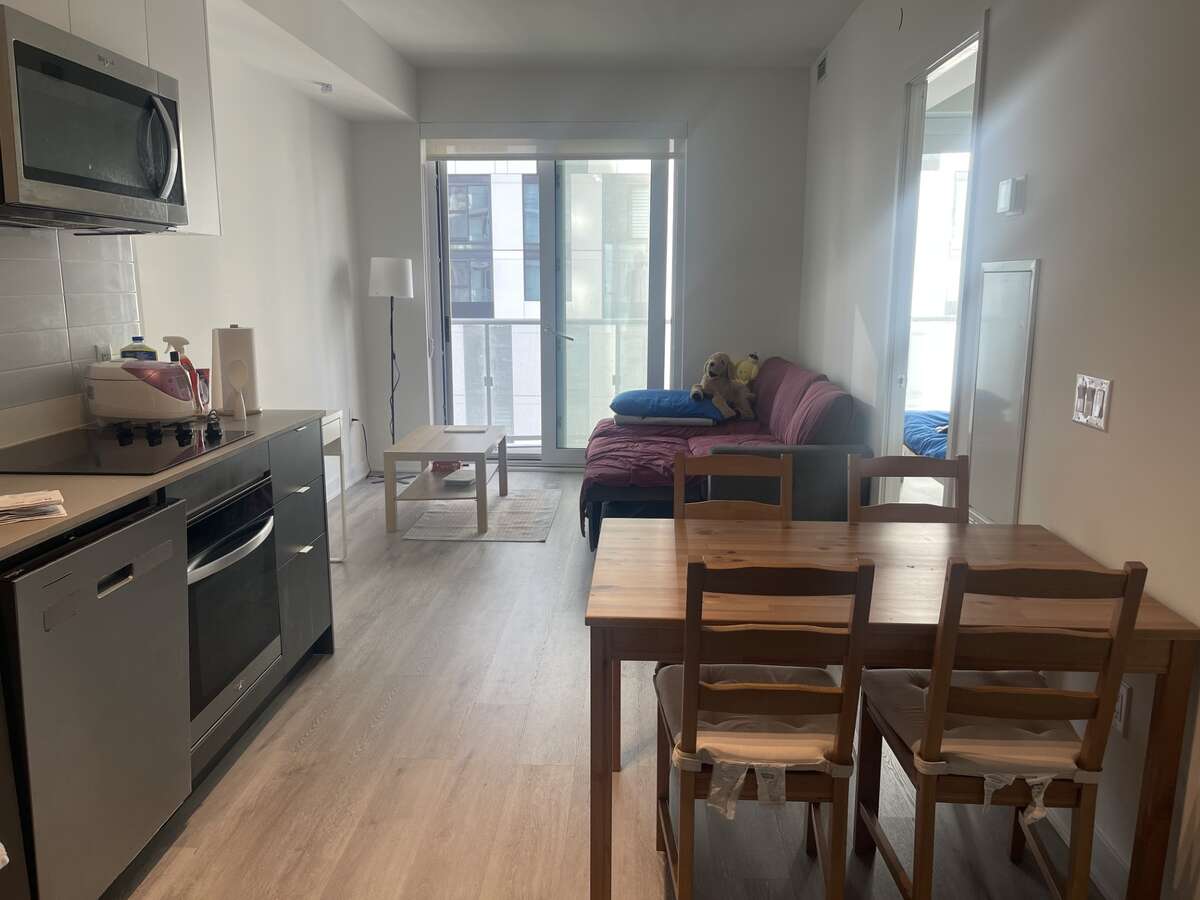  Located in the heart of downtown Toronto!
