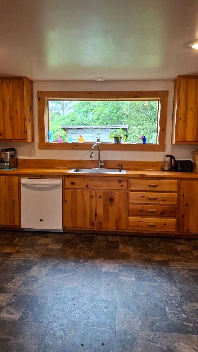PERFECT LOCATION for your FAMILY AND BUSINESS