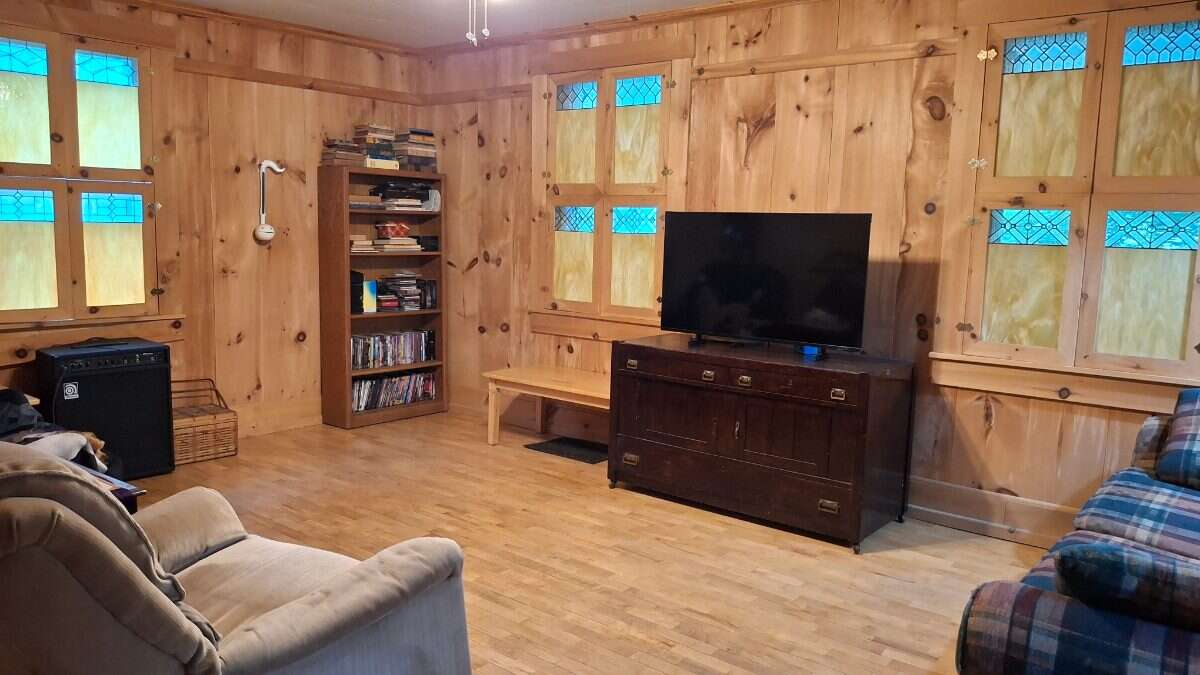 PERFECT LOCATION for your FAMILY AND BUSINESS
