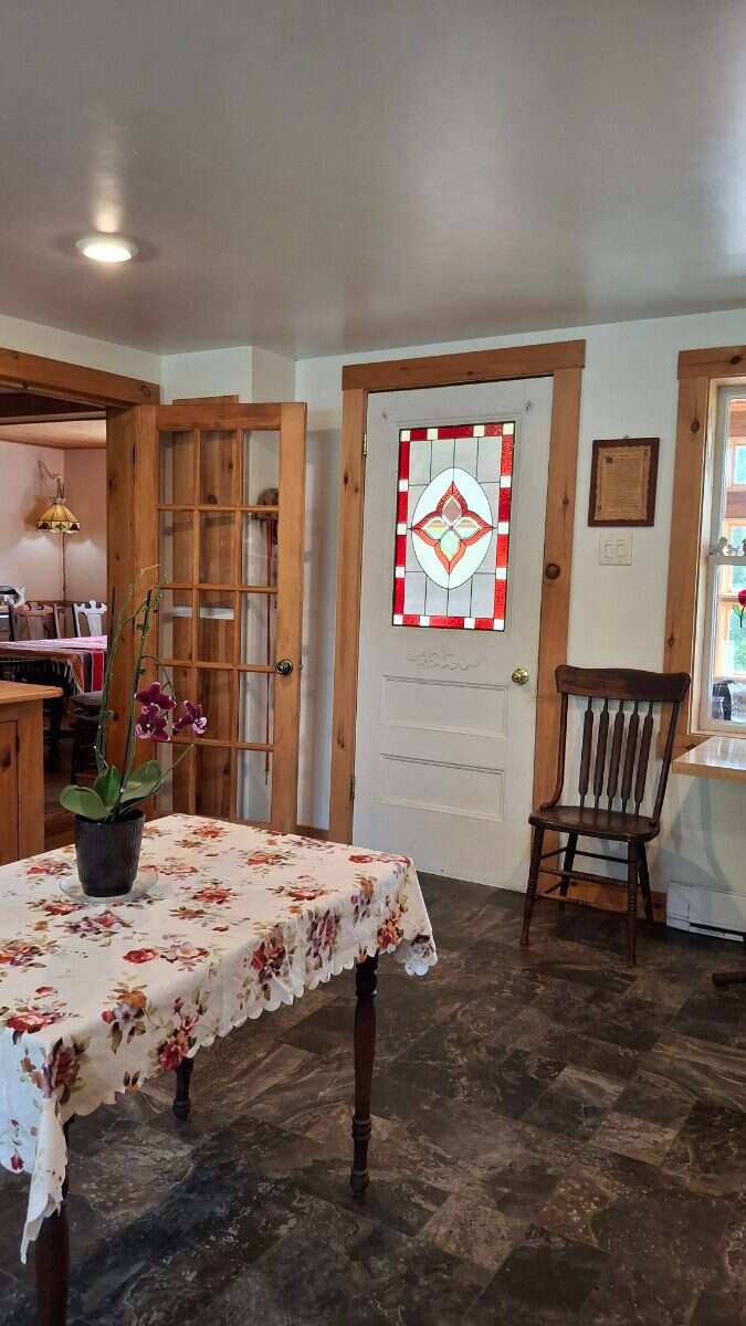 PERFECT LOCATION for your FAMILY AND BUSINESS